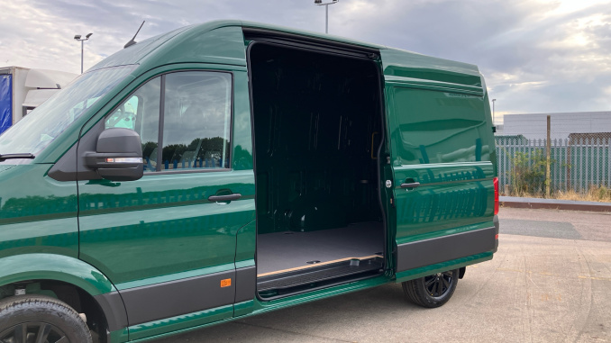 Volkswagen Crafter Cr35 Mwb Diesel Fwd 2.0 TDI 140PS Commerce Plus High Roof Van - Image 40